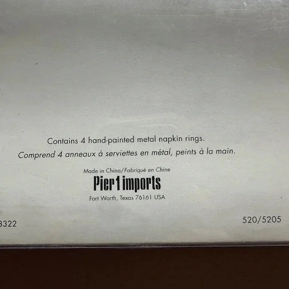 Christmas Napkin Rings Pier 1 Green and Red Metal Set of 4.  Hand painted - Picture 2 of 6